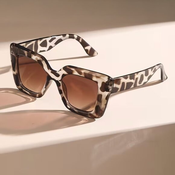 Women’s Brown Tortoise Sunglasses NWT - Picture 3 of 5